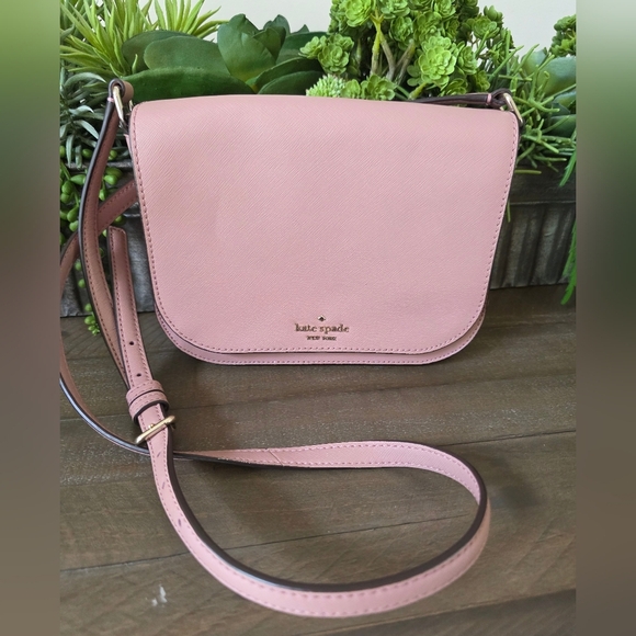 Kate Spade Laurel Way Large Carsen Crossbody In Dusty Peony Saffiano Leather - Picture 1 of 9